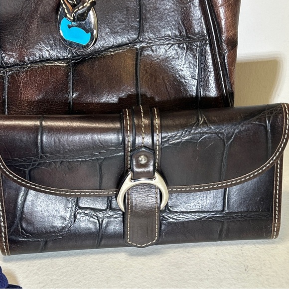 Dooney & Bourke Croc Embossed Leather shoulder Bag Matching Wallet & Dust Cover - Picture 5 of 16